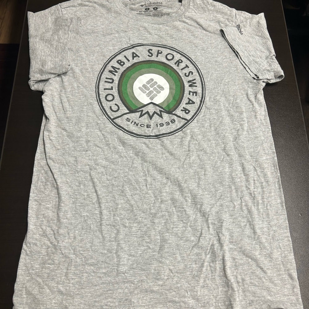Columbia Sportswear Company Gray Graphic Logo Short Sleeve T-Shirt (M)